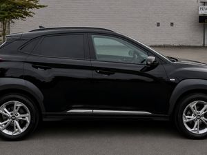 2021 Hyundai Kona Executive Commercial - Image 3