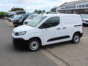 2025 Peugeot Partner Enterprise - Image 3
