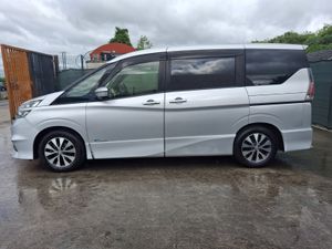 172 Nissan Serena  8Seater  Hybrid  Automatic - Image 3