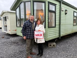 THEY DROVE UP FROM CORK IN BAD WEATHER - Image 2