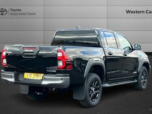 Toyota Hilux 2.8 D-4D-h Invincible X Pickup 4dr Di - Image 2