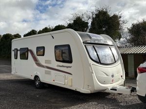 Swift 4 Berth Fixed Island Bed Caravan - Image 2