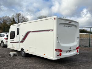 Swift 4 Berth Fixed Island Bed Caravan - Image 4