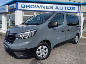 2023 Renault Traffic 9 Seater Automatic - Image 2