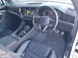 Volkswagen Touareg ** 261 ** R-LINE ** COMMERCIAL* - Image 2