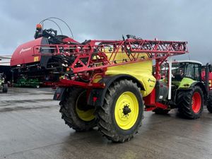 Kverneland Sprayer - Image 4