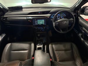 Toyota Hilux INVINCIB X D-4D 4WD INVINCIBLE DCB - Image 3