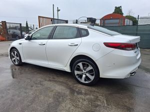 172 Kia Optima GT line 1.7 Diesel - Image 4