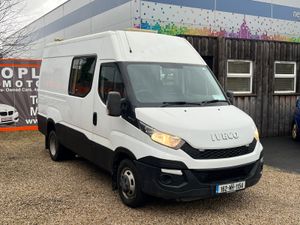 ==6 SEATER//AUTO//NEW DOE//RARE VAN== - Image 3