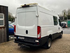 ==6 SEATER//AUTO//NEW DOE//RARE VAN== - Image 4