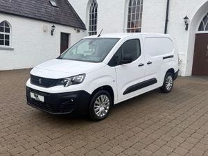 2022 Peugeot Partner Professional Plus LWB 100bhp - Image 3