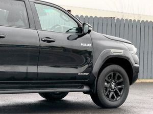 Toyota Hilux 2026 TOYOTA HILUX INVINCIBLE X - Image 3