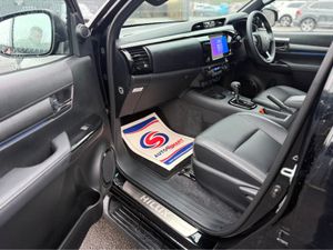 Toyota Hilux INVINCIBLE X - DELIVERY MILES - LAST - Image 4