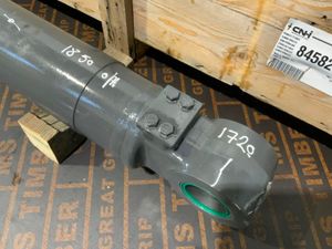 NEW HOLLAND WE150 CYLINDER....84582626 - Image 3