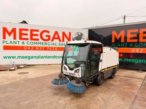 2019 JOHNSTON CITY ROAD SWEEPER...2,500 hours - Image 3