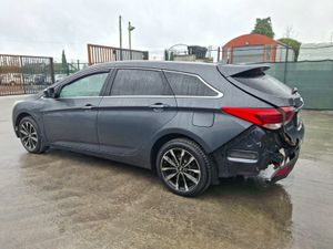 152 Hyundai i40  Tourer  Executive - Image 3