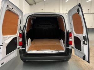 2024 Vauxhall Combo Panel Van - Image 2
