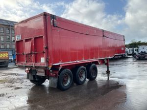 2013 Fruehauf Tri Axle Plank Side Tipping Trailer - Image 4