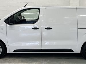 2022 Peugeot Expert Panel Van - Image 3