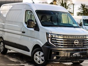 2025 NISSAN INTERSTELLAR MWB - Image 3