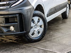 2025 NISSAN INTERSTELLAR MWB - Image 4