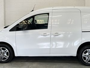 2023 Mercedes-Benz Citan Panel Van - Image 4