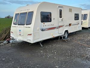 Bailey unicorn caravan - Image 4