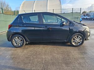 152 Toyota Yaris  1.3 Petrol - Image 3