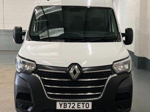 2023 Renault Master Medium Roof Panel Van - Image 4