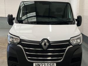 2023 Renault Master Medium Roof Panel Van - Image 2
