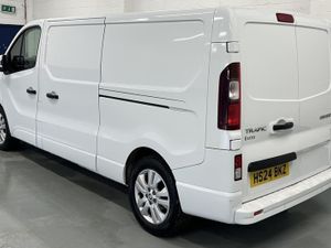 2024 Renault Trafic Panel Van - Image 4