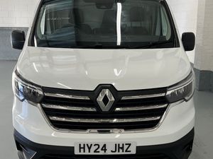2024 Renault Trafic Panel Van - Image 4