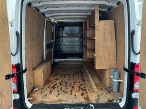 2023 Volkswagen Crafter Panel Van - Image 2
