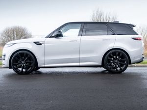 Land Rover Range Rover Sport 3L Diesel - Image 3