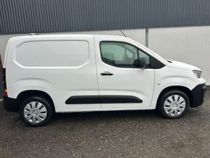 2021 Peugeot Partner ‘Professional €13950 Inc vat - Image 3