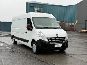 ABSOLUTELY IMMACULATE 2014 LWB MASTER - Image 2