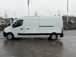 ABSOLUTELY IMMACULATE 2014 LWB MASTER - Image 4