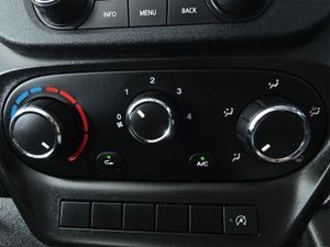 2021 Iveco Daily Luton Box Van - Image 4