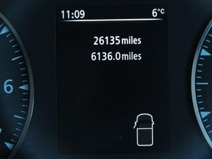 2023 Renault Master Luton Box Low Loader Van - Image 4