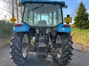 1998 New Holland 6635 with Loader - Image 3