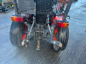 2013 Kubota B1-181 Compact Tractor - Image 4