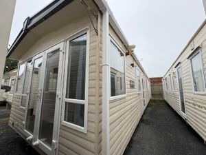 We buy touring Caravans and Mobile homes - Image 4