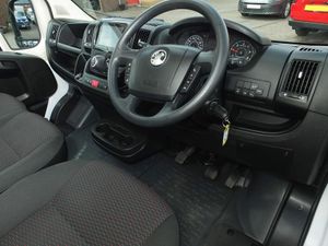 2023 Vauxhall Movano Medium Roof Panel Van - Image 4