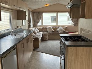 I’V GOT A HUGE SHOWER ROOM AS WELL - Image 3