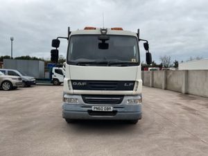 2010 DAF LF55.220 4x2 Beavertail - Image 2