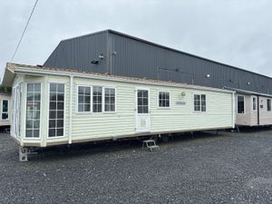 SEPARATE LIVING ROOM AND EXCLUSIVE STYLE - Image 2