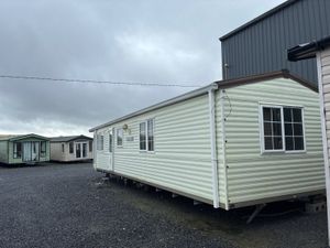 SEPARATE LIVING ROOM AND EXCLUSIVE STYLE - Image 3