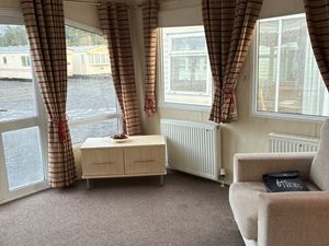 MODERN AND CLASSY 3 BED WINTER PACK - Image 3