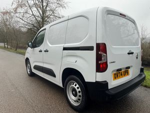 2024 Vauxhall Combo Small Panel Van - Image 3