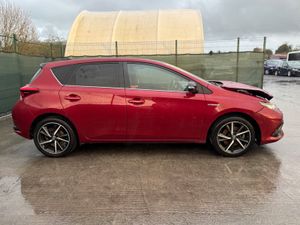 Cheap 2018  Toyota Auris Hybrid Automatic - Image 2